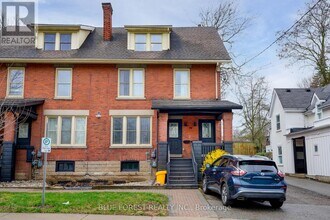 Building Photo - 79 Cartwright St