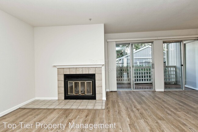 Building Photo - 2 br, 1 bath House - 2709 Oak Road #F
