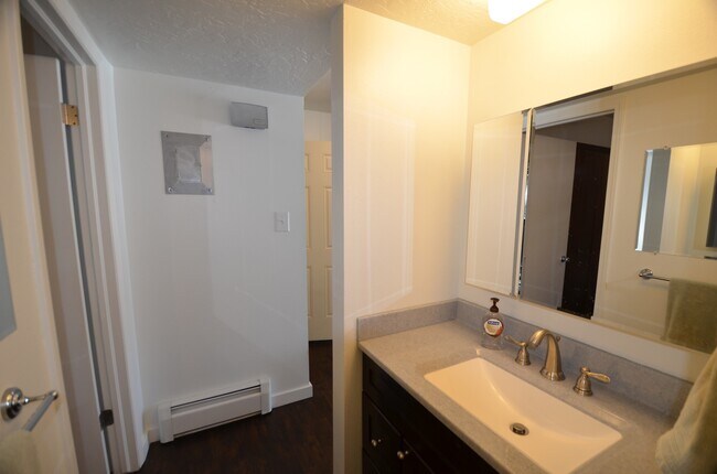 Foto del edificio - 763 Straight Creek Dr