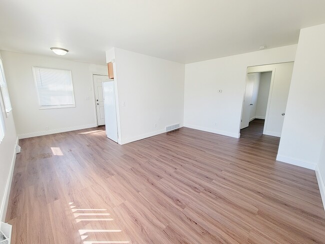 Building Photo - Meadowood Apartments