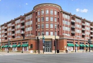 Building Photo - 6000 N Cicero Ave