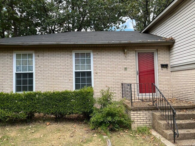 Building Photo - 10006 Charterhouse Rd