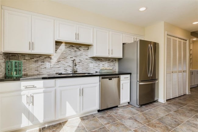 Building Photo - 15169 Kimberley Ct