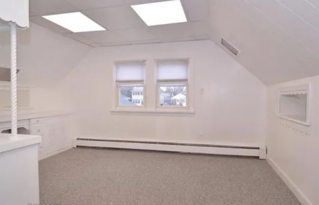 Building Photo - 62 Carteret St