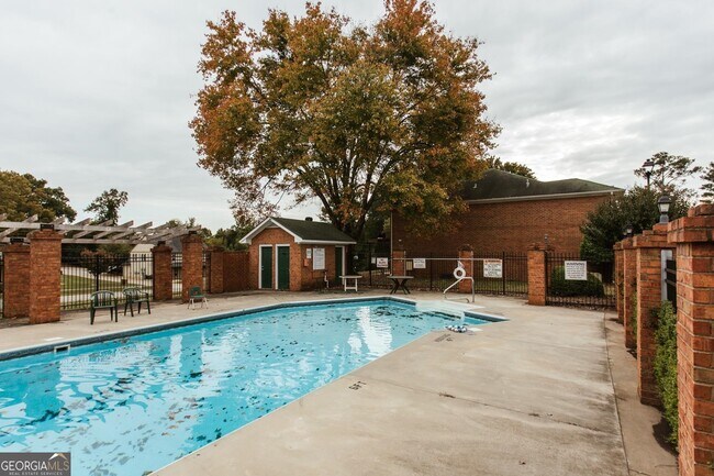 Foto del edificio - 2165 S Milledge Ave