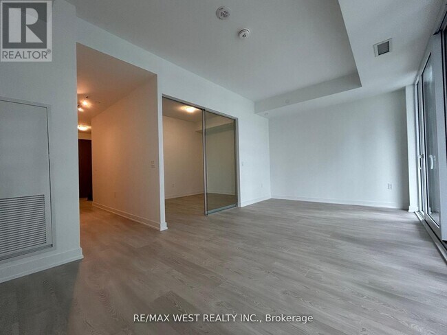 Building Photo - 634 Church St