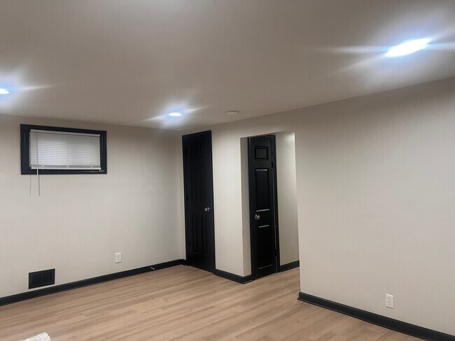 Foto del edificio - 5123 Reed Ave