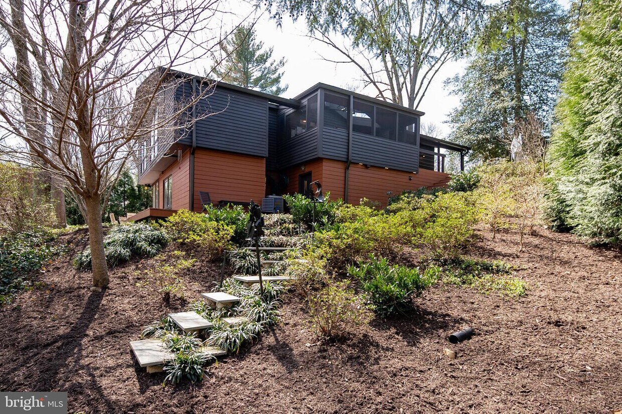 2108 Popkins Ln, Alexandria, VA 22307 House for Rent in Alexandria