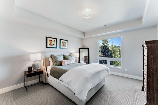 Building Photo - Stunning 4-BDR in the Heart of Sloan’s Lake