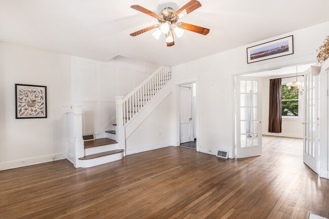 Photo - 323 W Penn Pl House