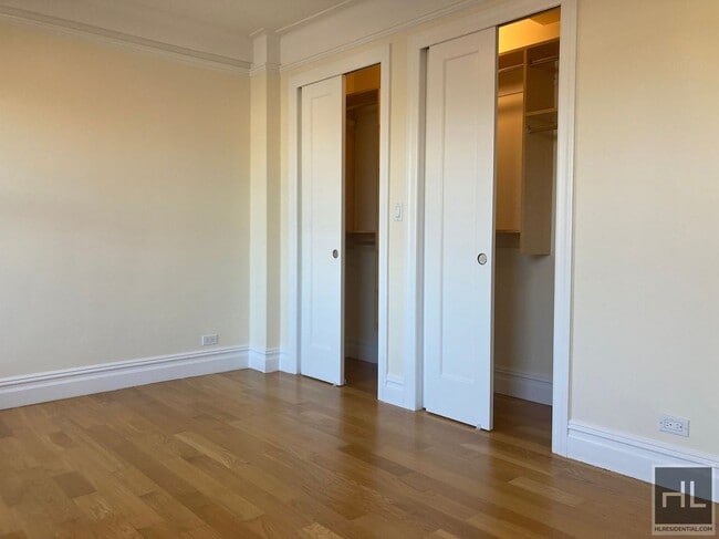 Building Photo - Christopher Street