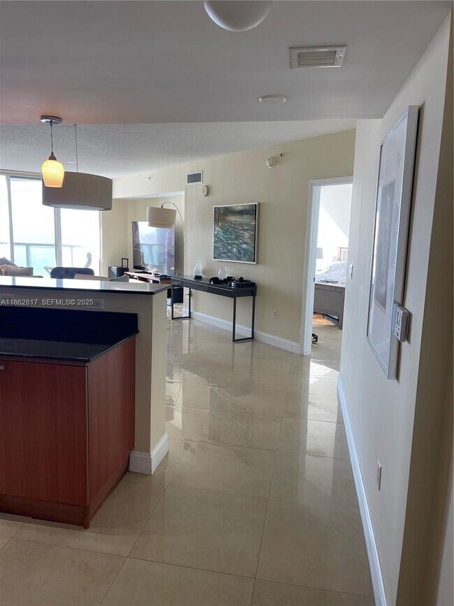 Building Photo - 16699 Collins Ave