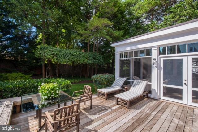 Foto principal - 3239 Ellicott St NW