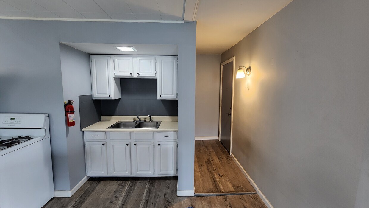 Foto del edificio - 2338 Elmwood Ave