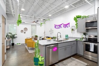 Building Photo - 6942 Lansdowne Ave