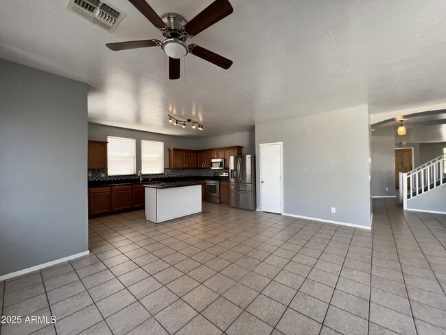 Building Photo - 46184 W Dutchman Dr