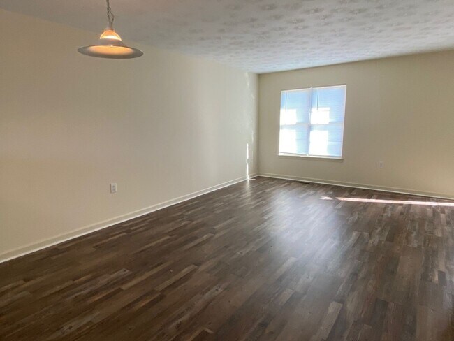 Foto del edificio - Spacious End Unit Townhouse with 2 Maste Suites 1920 Square Feet