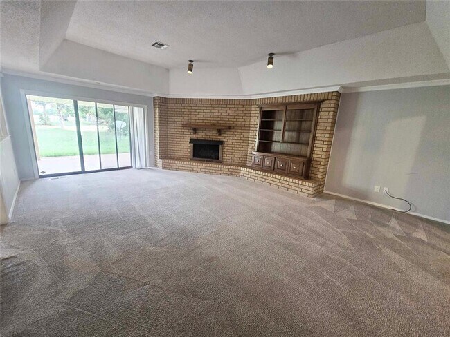 Foto del edificio - 4009 Cherry Hill Ln