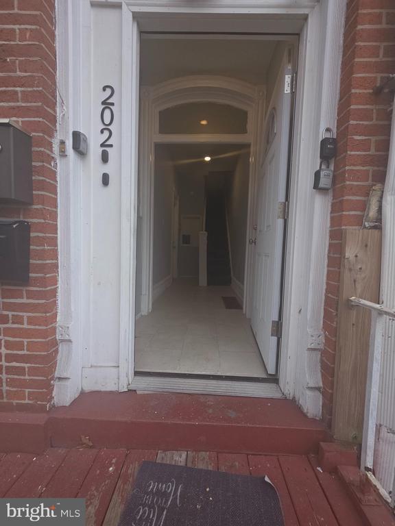 Building Photo - 202 S 6th St