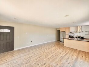 Building Photo - 1330 S Hudson Ave