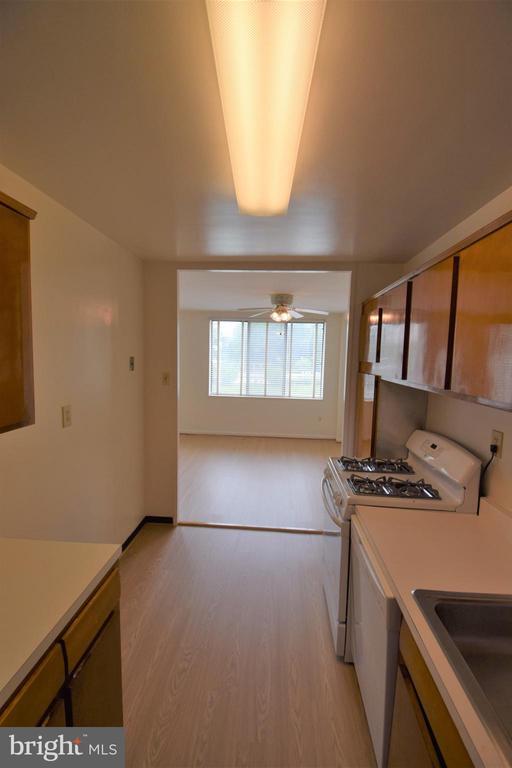 Foto del edificio - 6641 Wakefield Dr