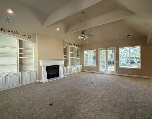 Foto del edificio - Spacious Luxury Home in Prestigious Country Club Community