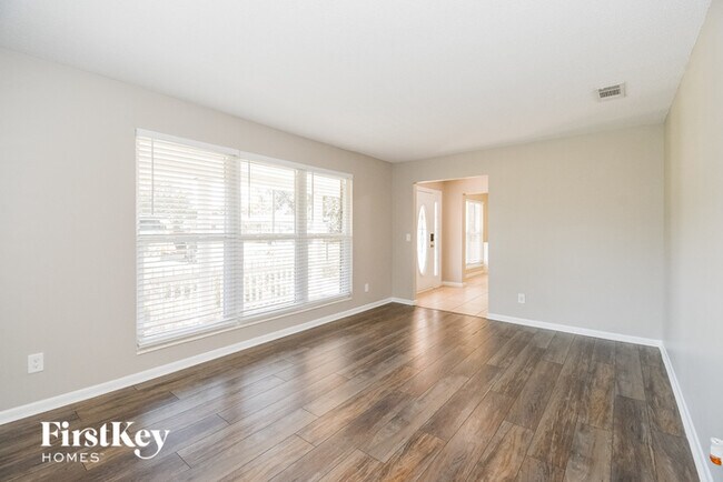 Foto del edificio - 8801 Coventry Ct