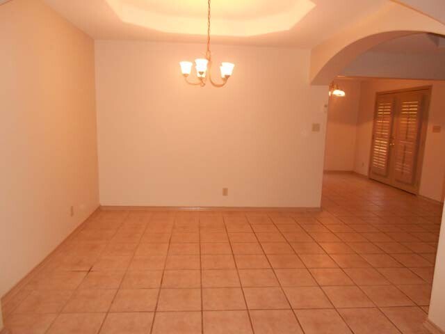 Building Photo - 1118 Diamond Dr