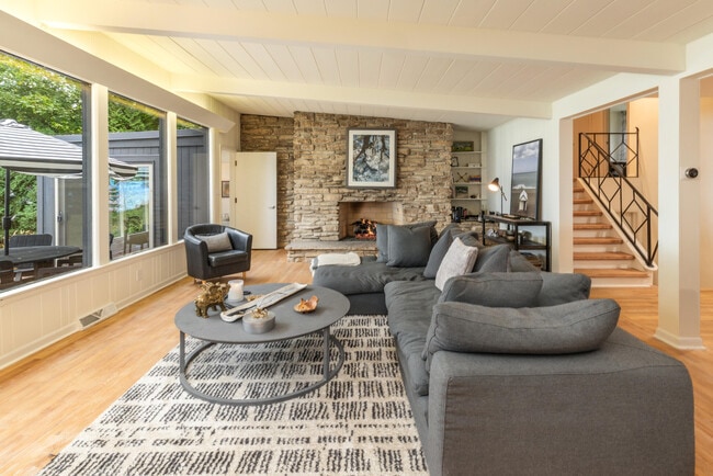 Foto del edificio - 10046 Sheridan Dr