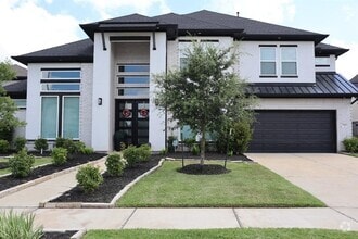 Building Photo - 9911 Regal Bend Dr