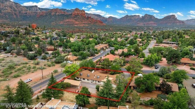 Quiet residential area with views - 320 Navahopi Rd