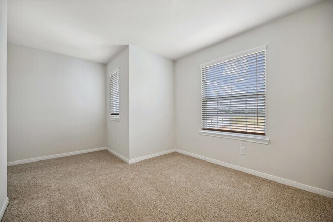 Foto del edificio - 25519 Blooming Hazel Dr