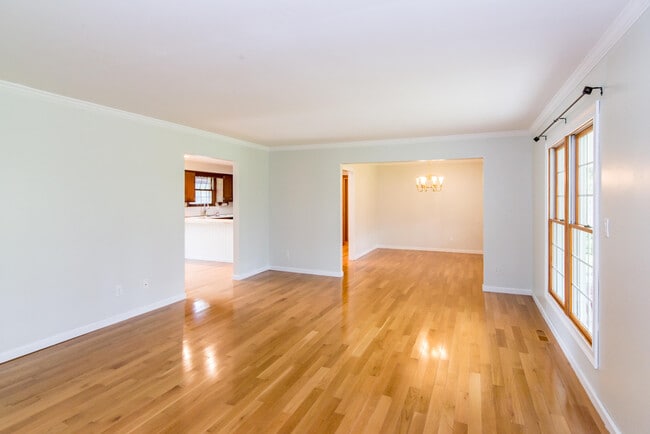 Foto del edificio - 6868 Crane Rd