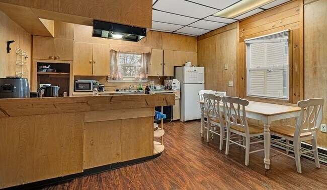 Foto del edificio - 410 Stewart Ave