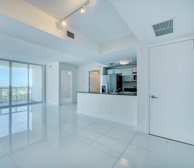 Foto del edificio - 1861 NW South River Dr