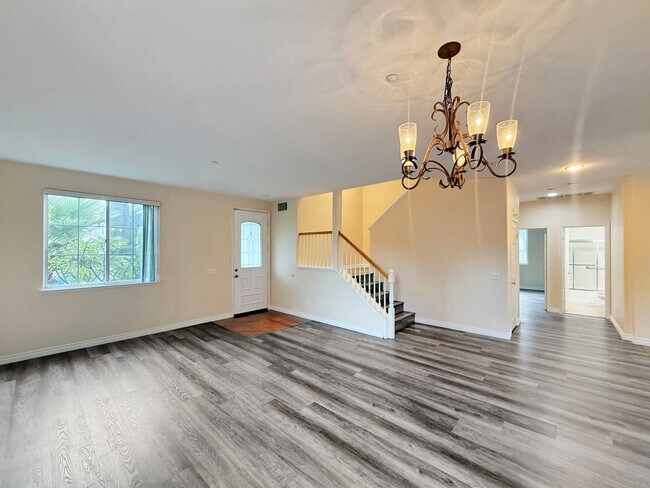 Foto del edificio - Beautiful 5B/3BA Home in Vista Available f...