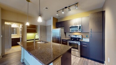 Interior Photo - Domain College Park