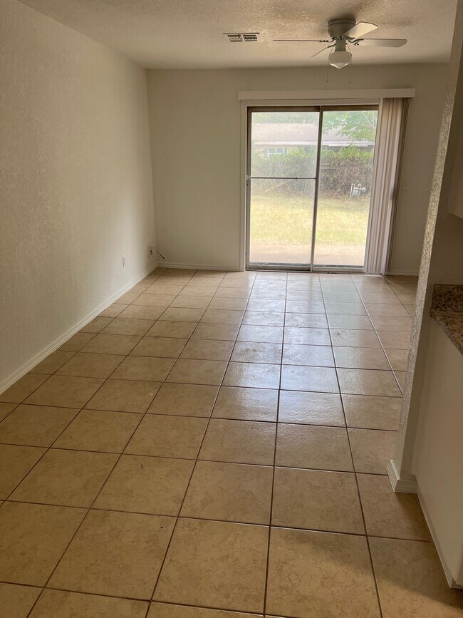 Foto del edificio - 217 W Campbell Dr