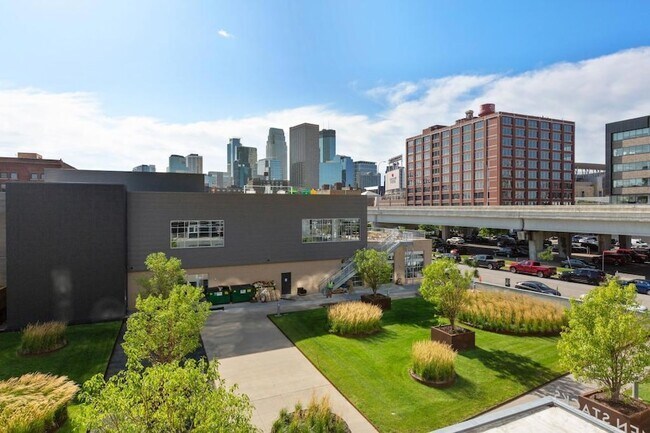 Foto del edificio - 345 N 6th Ave