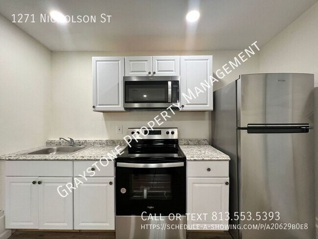 Building Photo - Beautiful  studio efficiency in Clearwater...