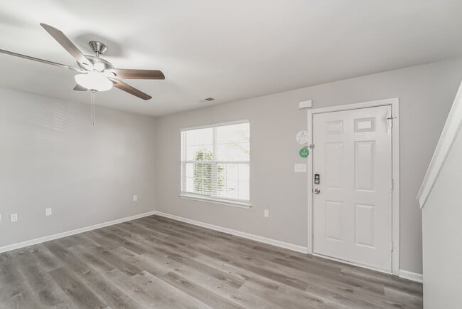 Building Photo - 5122 Grays Ridge Dr