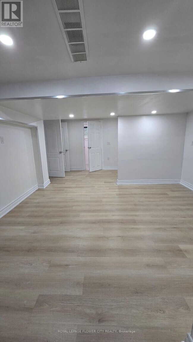 Building Photo - 8 McCulla Ave