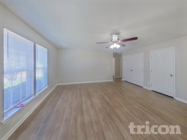 Foto del edificio - 8130 Chimore Ln