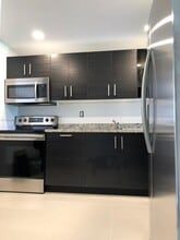 Building Photo - 8879A Fontainebleau Blvd