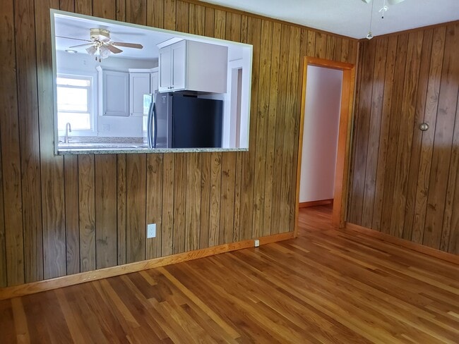 Building Photo - 1 Avon Dr