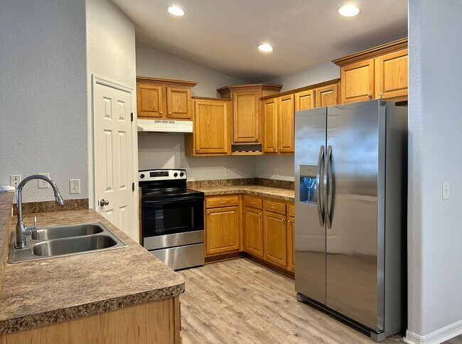 Foto del edificio - 3/2 Home In Silver Springs Shores