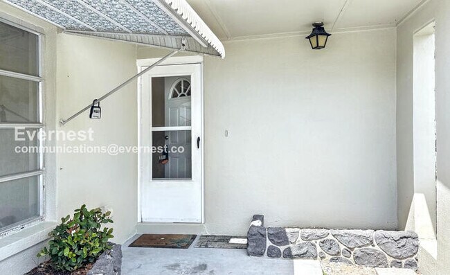 Foto del edificio - 3313 Ottway Dr
