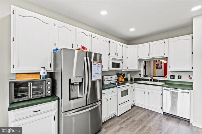 Building Photo - 506 Ben Neuis Pl