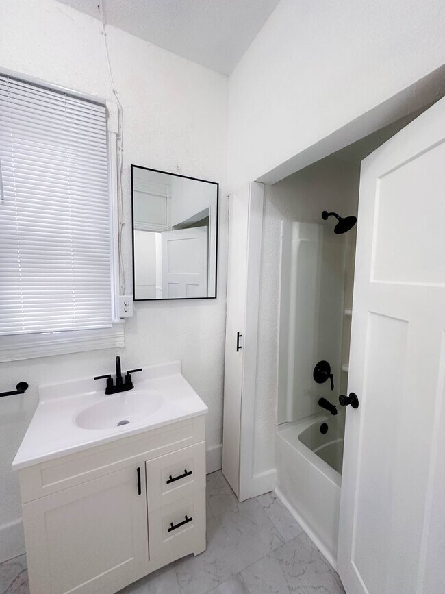 Foto del edificio - 1416/1418 N 2nd Duplex