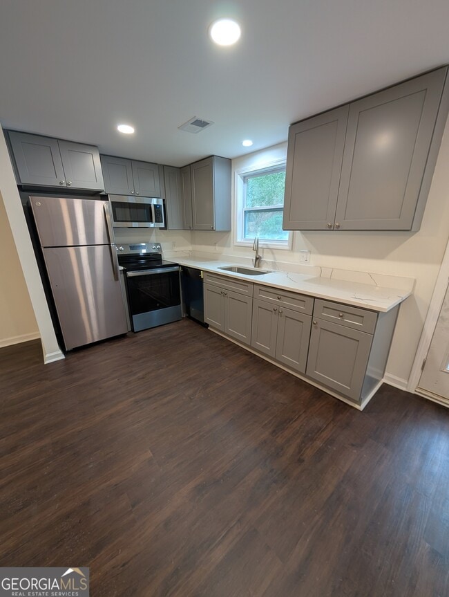 Foto del edificio - 319 Corinth Rd